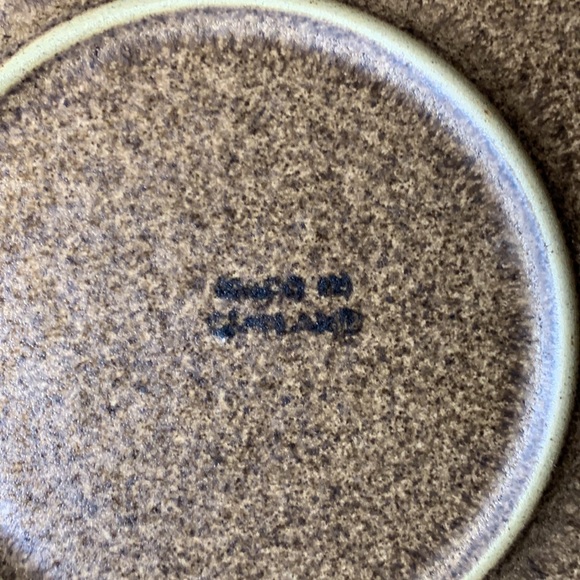 Set of 3 speckled 10” stoneware dishes / dinner plates made in England - Picture 4 of 8